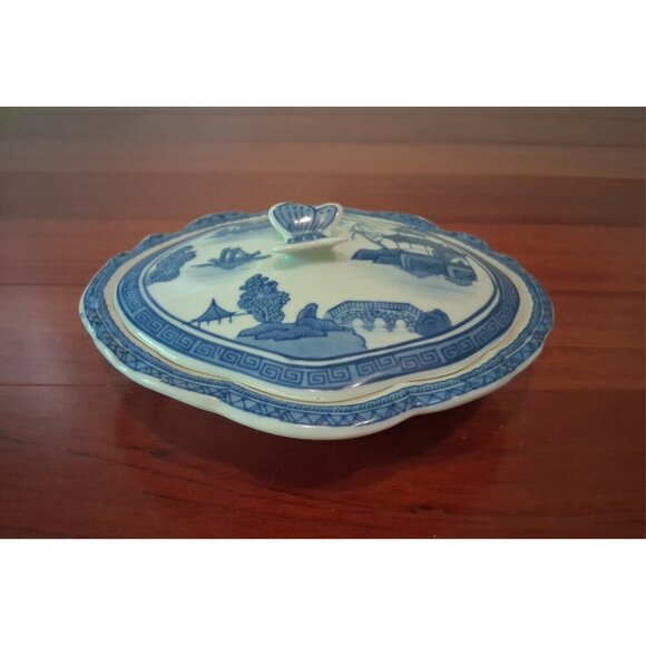 Blue and White Lidded Dish Butterfly Handle Canton Chincoserie 8 x 6.5 In - Picture 2 of 9